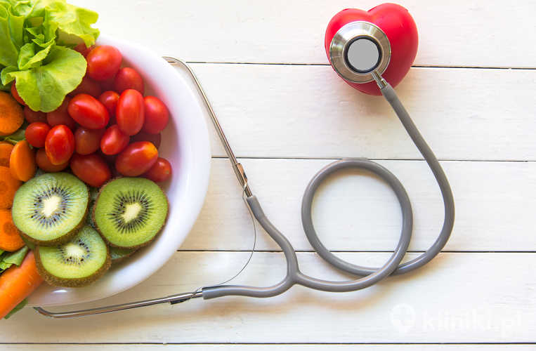 Niedobór witamin i minerałów może powodować szarzenie, przesuszenie lub nadmierne przetłuszczanie cery