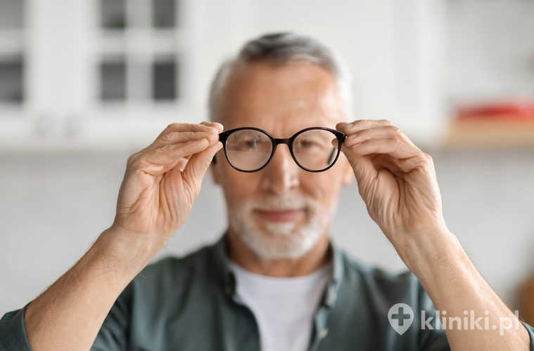 ypy zaćmy podtorebkowej tylnej rozwijają się w tylnej części soczewki i często szybko pogarszają widzenie, szczególnie przy patrzeniu z bliska