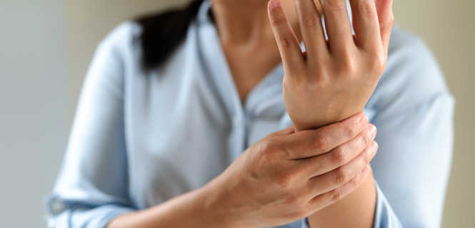 Czym jest i jak powstaje ganglion nadgarstka?