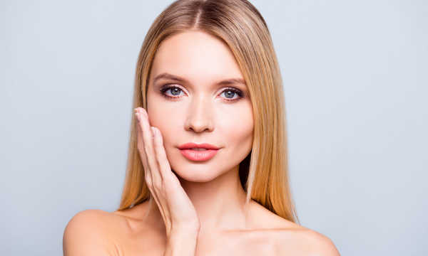 Modelowanie policzków implantami to zabieg chirurgii estetycznej mający na celu nadanie twarzy pełniejszego i bardziej harmonijnego kształtu Modelowanie policzków implantami to zabieg chirurgii estetycznej mający na celu nadanie twarzy pełniejszego i bardziej harmonijnego kształtu