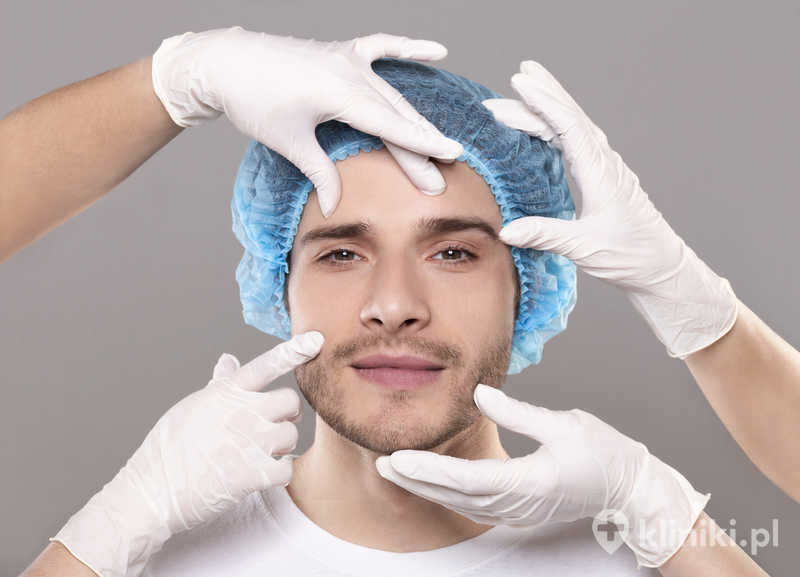 Modelowanie policzków implantami wykonywane jest w znieczuleniu miejscowym lub ogólnym, w zależności od zakresu zabiegu Modelowanie policzków implantami wykonywane jest w znieczuleniu miejscowym lub ogólnym, w zależności od zakresu zabiegu