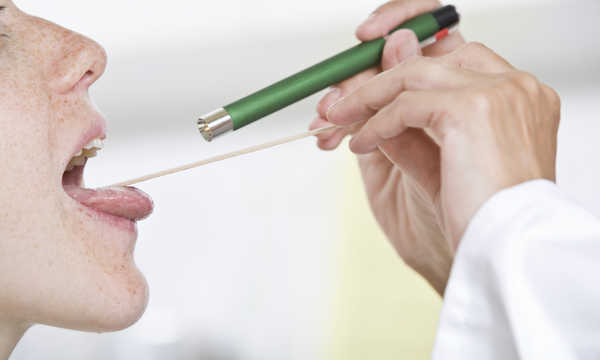 Zmniejszenie migdałków podniebiennych to zabieg wykonywany w celu udrożnienia dróg oddechowych i poprawy komfortu oddychania Zmniejszenie migdałków podniebiennych to zabieg wykonywany w celu udrożnienia dróg oddechowych i poprawy komfortu oddychania