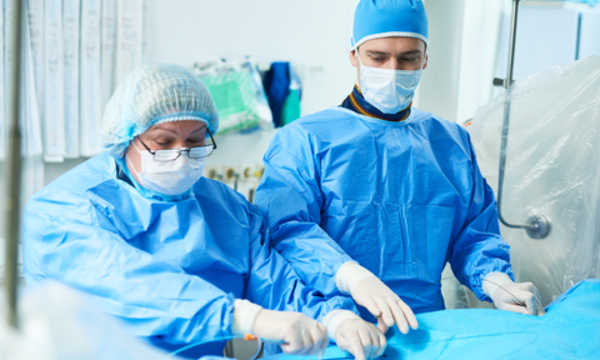 Jakie schorzenia leczy chirurg naczyniowy?