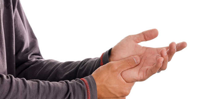 Jakimi metodami leczy się zespół cieśni kanału nadgarstka?