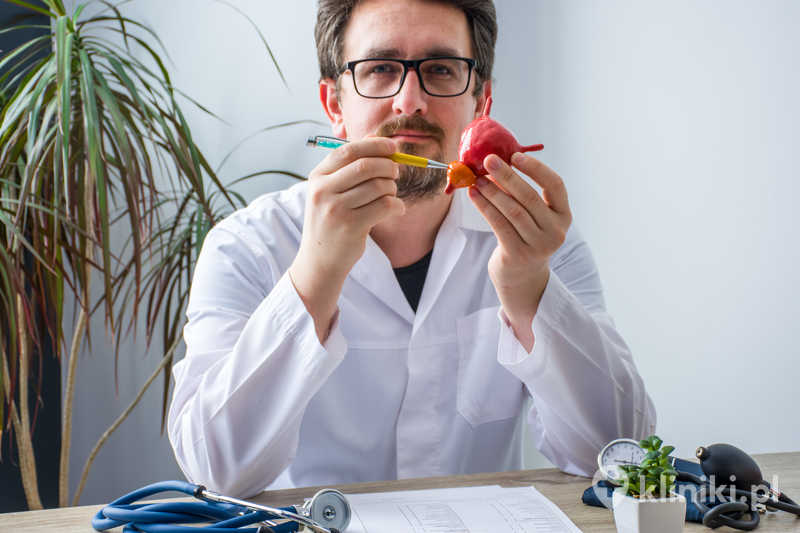 Operacja prostaty laserem tulowym ThuLEP polega na precyzyjnym wyłuszczeniu rozrośniętej tkanki gruczołu za pomocą lasera tulowego Operacja prostaty laserem tulowym ThuLEP polega na precyzyjnym wyłuszczeniu rozrośniętej tkanki gruczołu za pomocą lasera tulowego