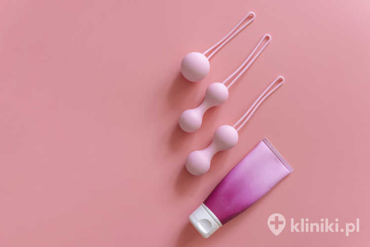 Nietrzymanie moczu – leczenie farmakologiczne bywa łączone z fizjoterapią, aby wzmocnić efekt terapeutyczny