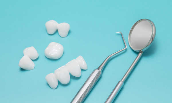 Licówka porcelanowa ultracienka umożliwia poprawę estetyki uśmiechu przy minimalnej ingerencji w szkliwo