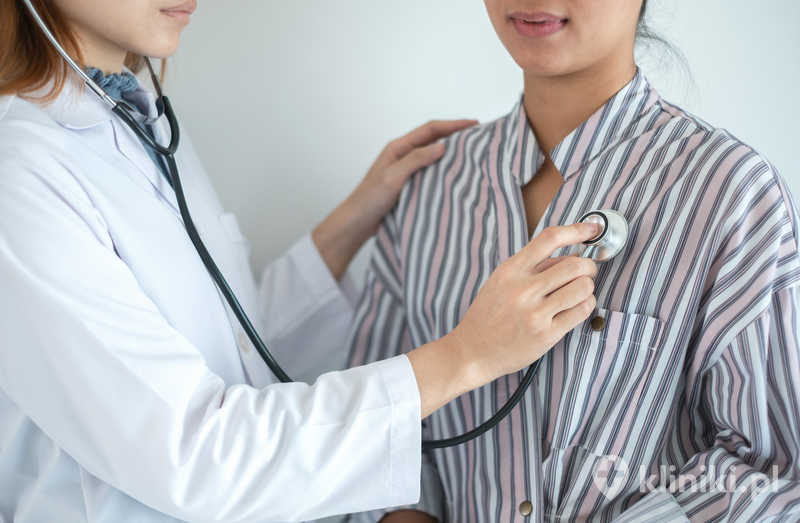 Medycyna pracy monitoruje wpływ środowiska pracy na zdrowie i zapobiega chorobom zawodowym