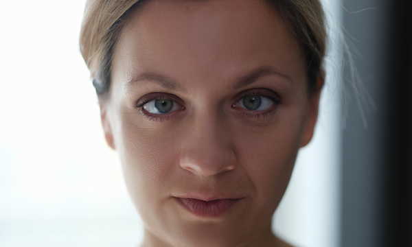 Operacja zeza u dorosłych jest zabiegiem chirurgicznym mającym na celu korekcję ustawienia gałek ocznych