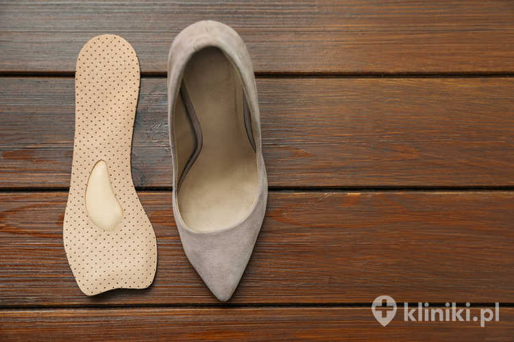 Specjalne wkładki dla kobiet do butów na obcasie