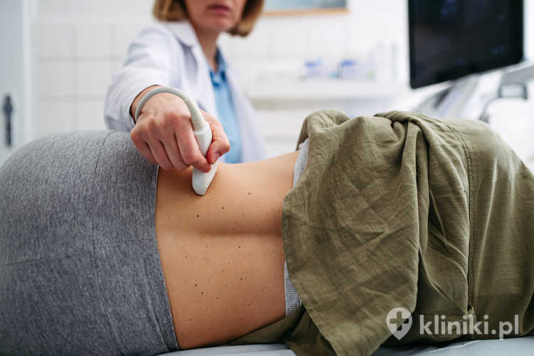 Typy nietrzymania moczu u kobiet różnią się przyczynami, objawami oraz sposobami leczenia