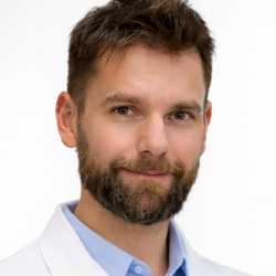 lek. Adrian Leśniak