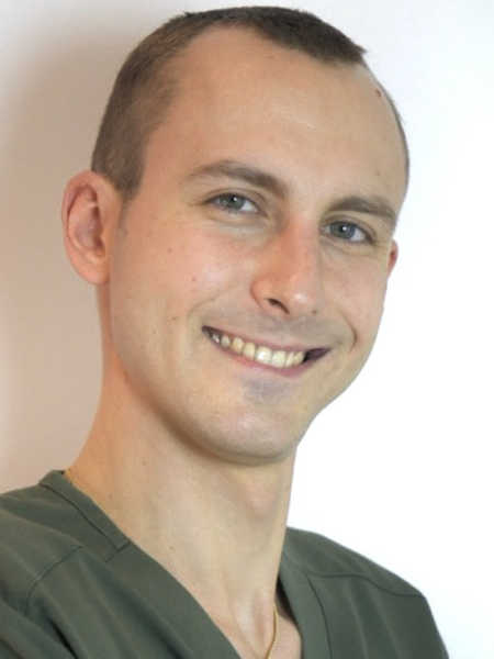 lek. Jakub Stolarski