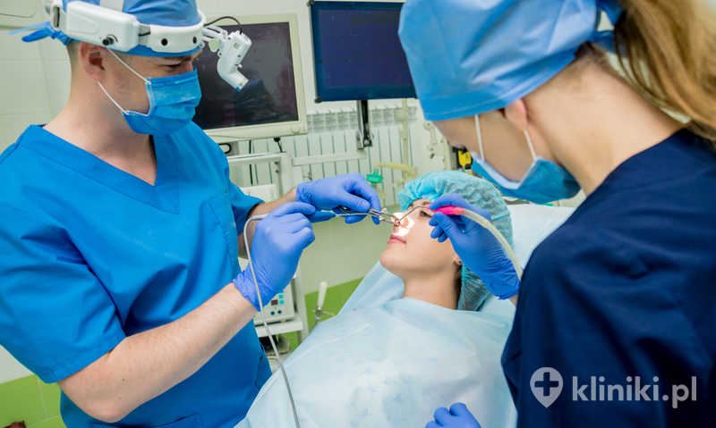 Zabiegi w obrębie zatok szczękowych mogą być wykonywane metodami małoinwazyjnymi, w tym endoskopowo