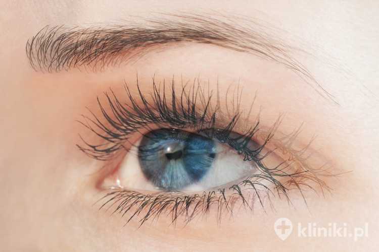 Pojawienie się zeza u dorosłych może prowadzić do zaburzeń widzenia obuocznego i wymaga konsultacji specjalistycznej