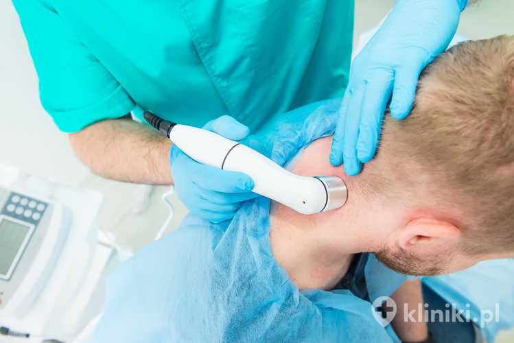 Terapia bólu laserem wysokoenergetycznym jest metodą nieinwazyjną, bezpieczną i dobrze tolerowaną przez pacjentów