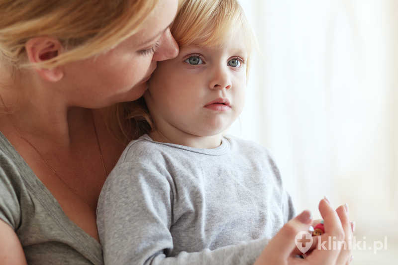 Usunięcie ciała obcego u dzieci wymaga szybkiej oceny stanu dziecka i lokalizacji przedmiotu