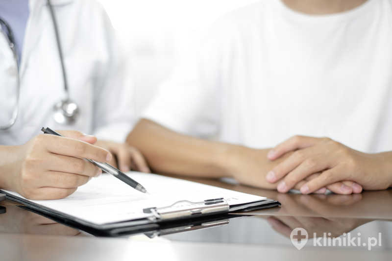 Badanie okresowe medycyny pracy umożliwia aktualizację orzeczenia lekarskiego oraz zalecenia dotyczące bezpieczeństwa i higieny pracy