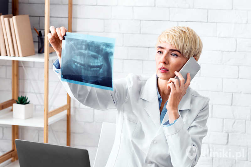 Zamknięte nastawienie złamania szczęki / żuchwy jest stosowane najczęściej w przypadku stabilnych, nieprzemieszczonych złamań