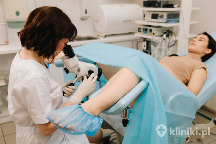 Wulwoskopia jest procedurą bezbolesną, zazwyczaj nie wymagającą znieczulenia