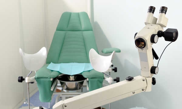 Wulwoskopia umożliwia wykrycie zmian nowotworowych, przednowotworowych oraz infekcji wirusowych i bakteryjnych