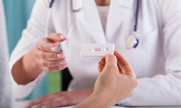 Niepłodność to stan, w którym para nie może uzyskać ciąży mimo regularnego współżycia bez stosowania antykoncepcji