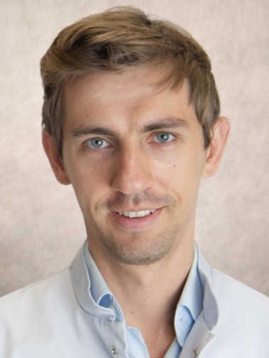 dr n. med. Kamil Kwolek
