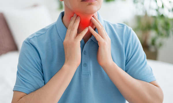 Wskazania do operacji guza tarczycy obejmują podejrzenie lub rozpoznanie nowotworu złośliwego