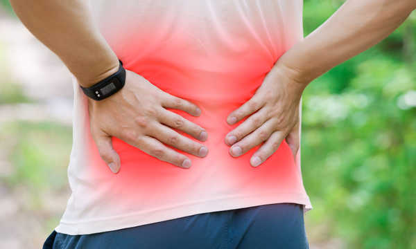 Leczenie bólu pleców zależy od jego przyczyny i nasilenia