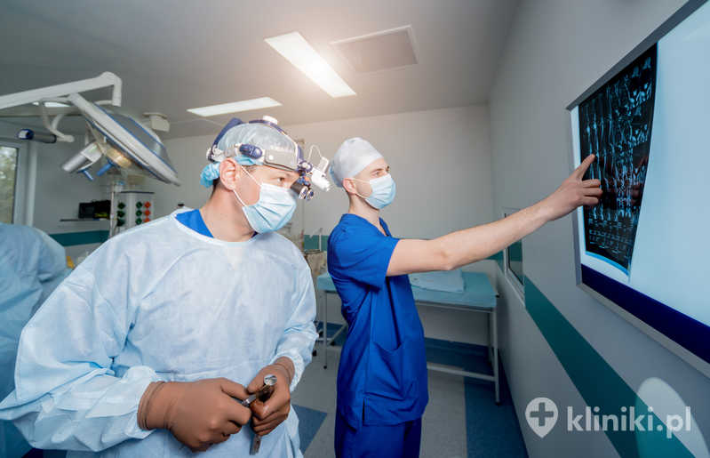 Mikrodiscektomia to małoinwazyjna operacja kręgosłupa