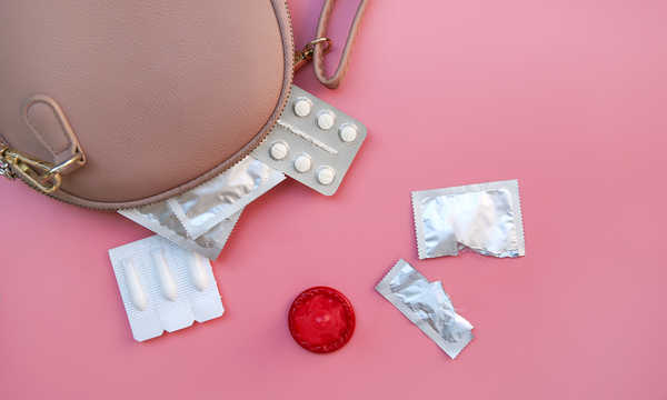 Antykoncepcja kobiet obejmuje różne metody zapobiegania ciąży