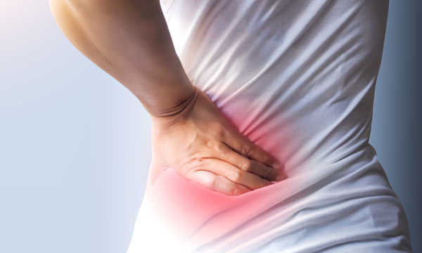 Discektomia lędźwiowa może skutecznie zmniejszyć ból promieniujący do kończyny dolnej, tzw. rwę kulszową