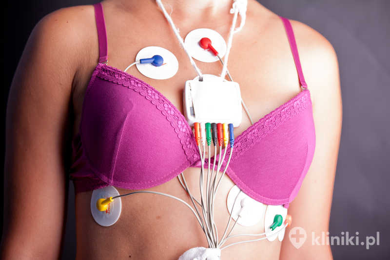 Holter EKG rejestruje zapis elektrokardiograficzny przez 24 godziny lub dłużej Holter EKG rejestruje zapis elektrokardiograficzny przez 24 godziny lub dłużej