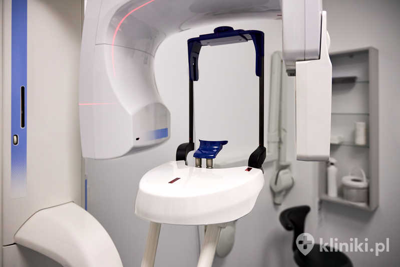 Diagnostyka stomatologiczna z wykorzystaniem tomografii komputerowej pomaga ocenić przebieg kanałów korzeniowych oraz położenie zatrzymanych zębów Diagnostyka stomatologiczna z wykorzystaniem tomografii komputerowej pomaga ocenić przebieg kanałów korzeniowych oraz położenie zatrzymanych zębów