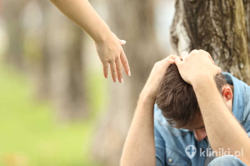 Pomoc kryzysowa jest skierowana do osób doświadczających silnego stresu, traumy lub nagłego kryzysu życiowego Pomoc kryzysowa jest skierowana do osób doświadczających silnego stresu, traumy lub nagłego kryzysu życiowego