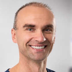 lek. spec. Bartłomiej Borowski