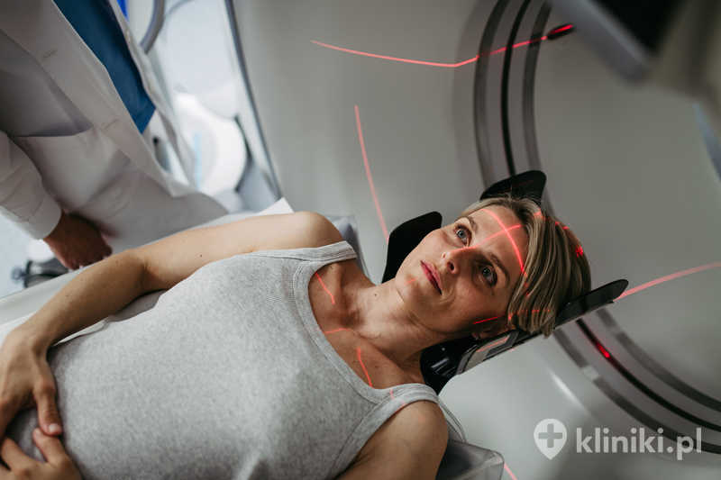 TK głowy jest wykorzystywana m.in. w diagnostyce urazów, udarów i guzów TK głowy jest wykorzystywana m.in. w diagnostyce urazów, udarów i guzów