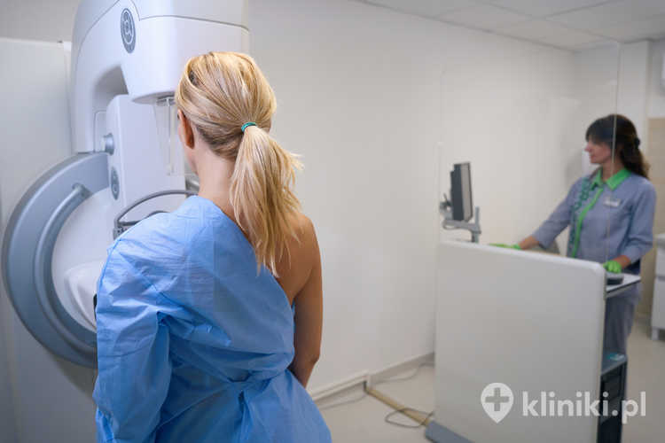 Leczenie nowotworu piersi przy implantach nie wyklucza zastosowania operacji oszczędzającej