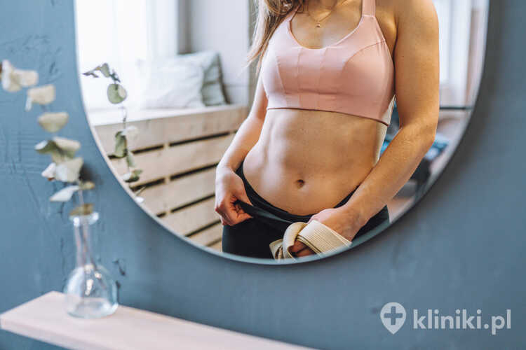Liposukcja okolicy brzucha nie usuwa tłuszczu trzewnego ani nadmiaru skóry