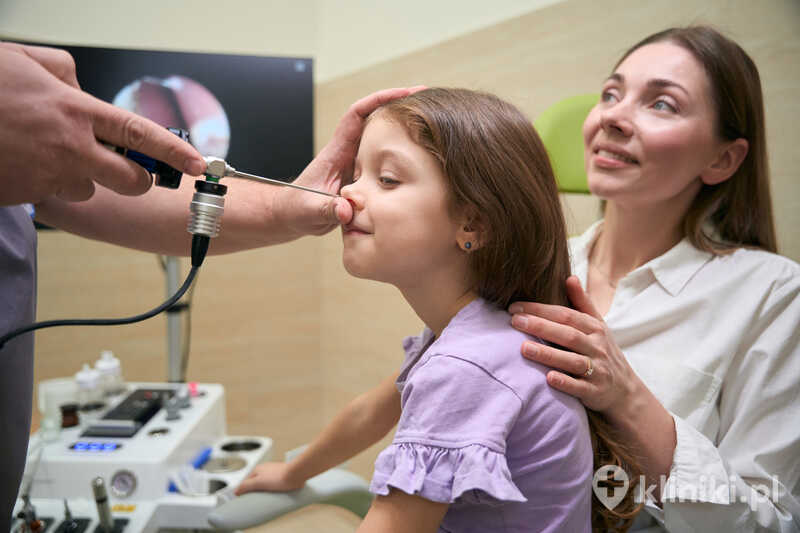 Ocena nosogardła fiberoskopem trwa zwykle kilka minut Ocena nosogardła fiberoskopem trwa zwykle kilka minut