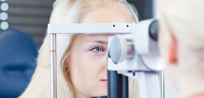 Na czym polega badanie dna oka?