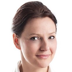 dr n. med. Ewa Świerblewska