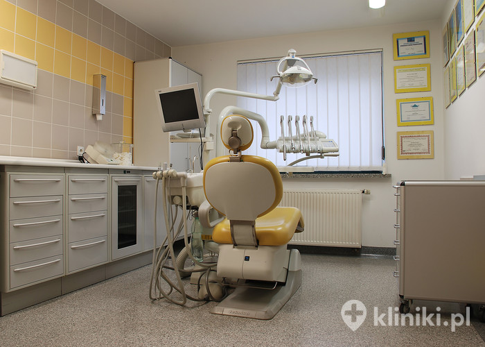 Gabinet zabiegowy w Specjalistyczne Centrum Stomatologiczne A.H.Frelich Gabinet zabiegowy w Specjalistyczne Centrum Stomatologiczne A.H.Frelich