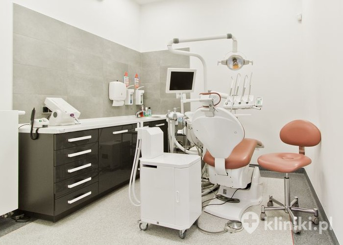 Gabinet zabiegowy w Hercka Dent Klinika Implantologii i Estetyki Stomatologicznej Gabinet zabiegowy w Hercka Dent Klinika Implantologii i Estetyki Stomatologicznej