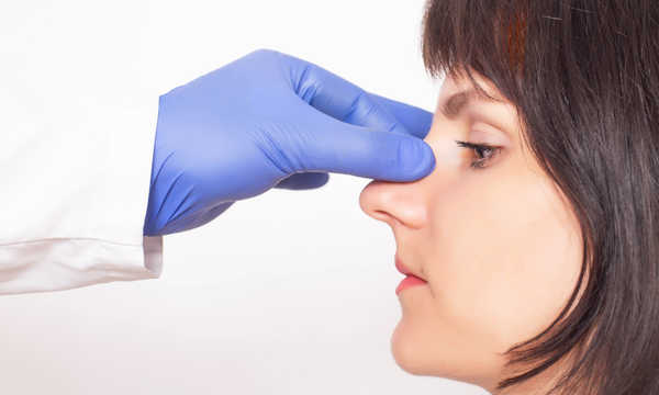 W jakim wieku można przeprowadzić operację plastyczną nosa?