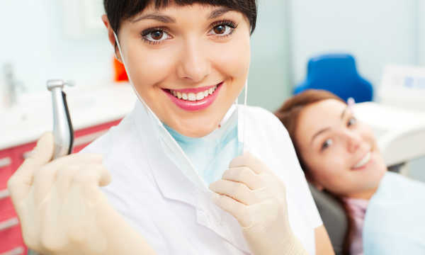 Implanty zębowe Dentsply Friadent to wysokiej klasy system implantologiczny wykorzystywany w odbudowie braków zębowych