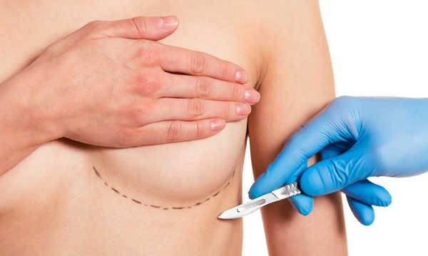 Miejsce wprowadzenia implantu piersiowego - od czego zależy?
