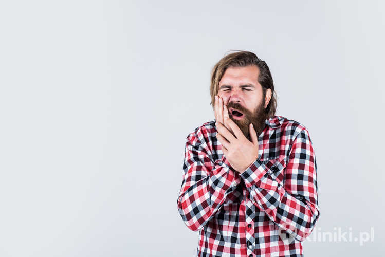 Leczenie endodontyczne u dorosłych obejmuje tylko przednie zęby - pozostałe można leczyć prywatnie lub wyrwać w ramach NFZ