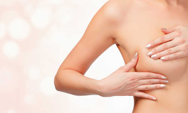 Torbiele piersi a powiększanie biustu implantami