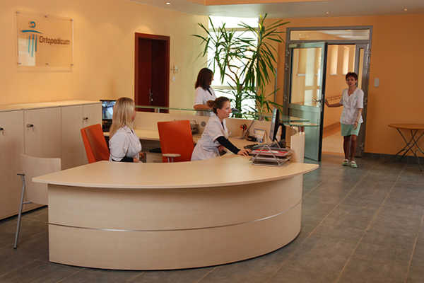 Recepcja, poczekalnia LUX MED Szpital Kraków